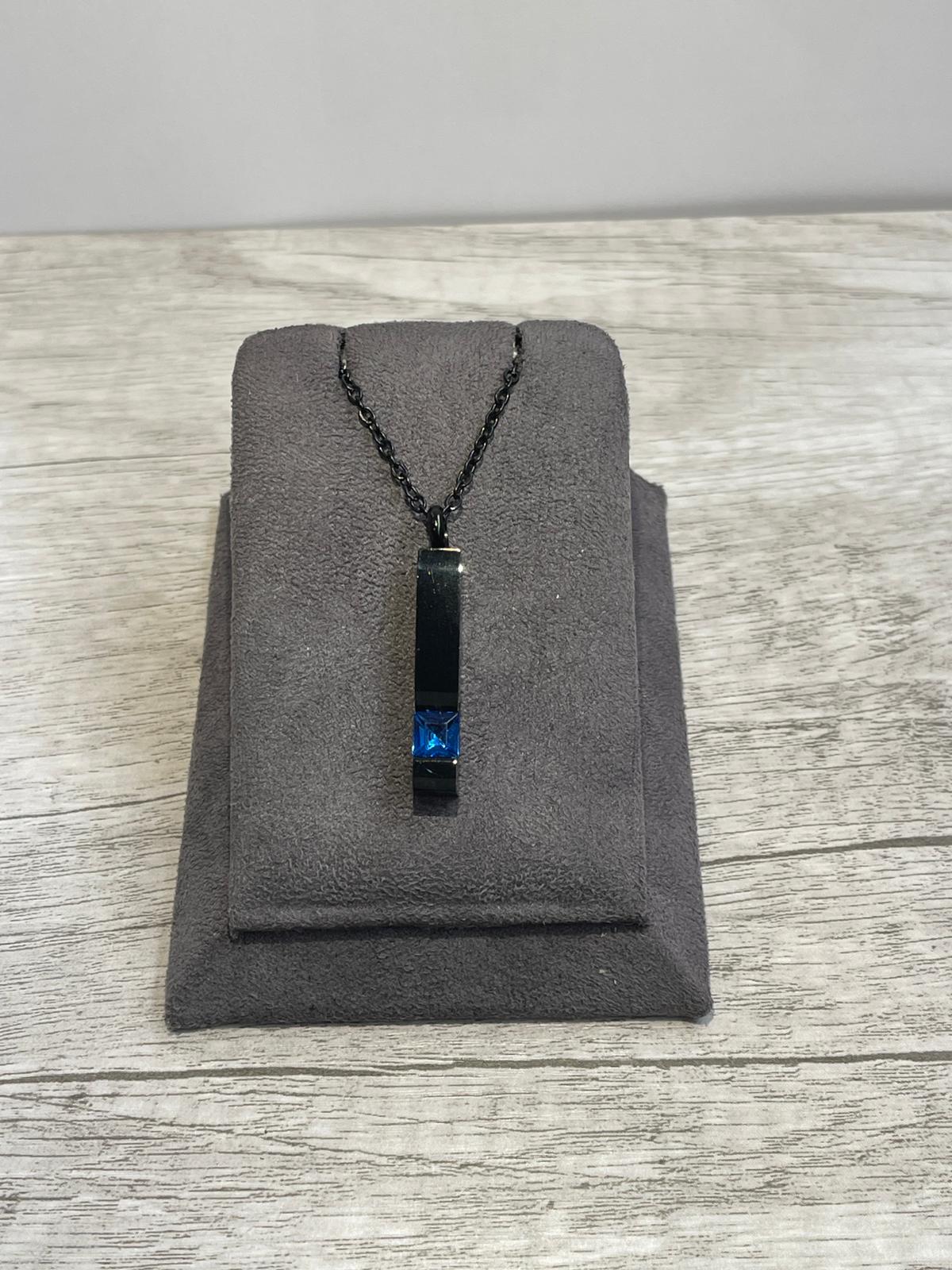 Obsequio de collar con las cenizas de tu mascota para incineración individual