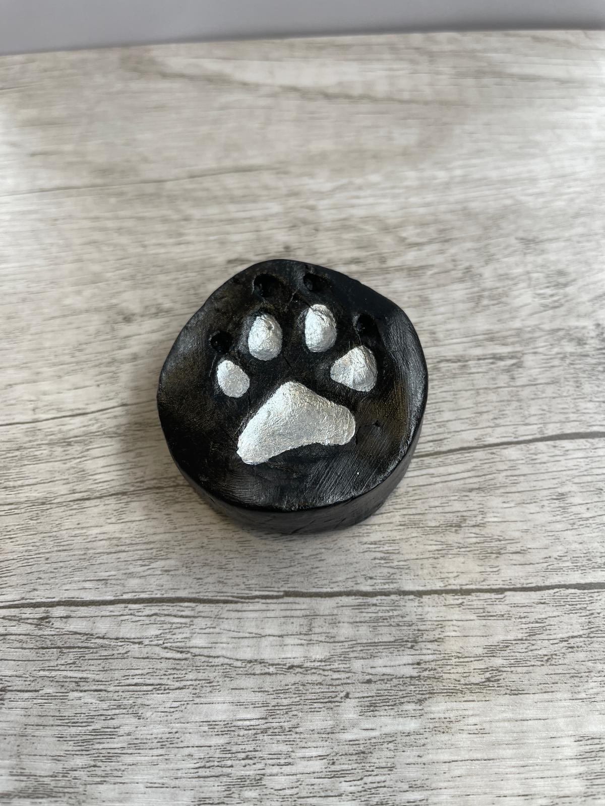 Obsequio personalizado con la huella de tu mascota para incineracion individual y colectiva